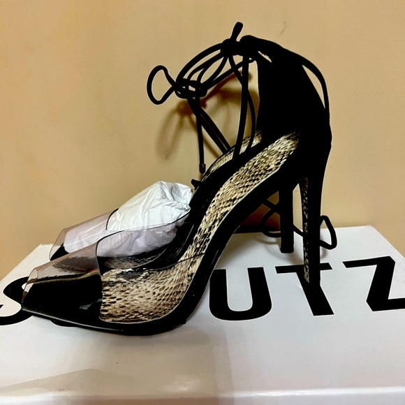 Melinda Schutz  - gorgeous pair of open toe shoes - Picture 1 of 3